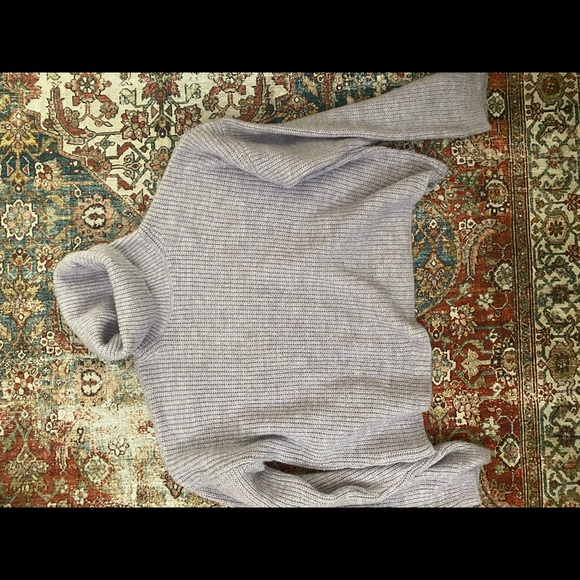 Light lavender cropped turtleneck sweater - Picture 2 of 4
